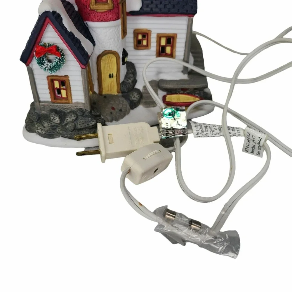 St Nicholas Square Lighthouse Village 1997 Vintage Lights Detailed Original Box